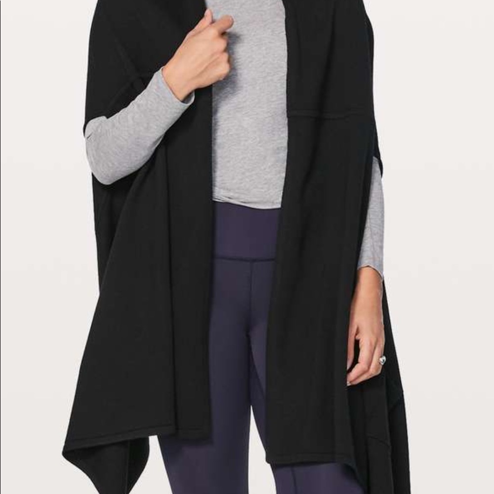 Lululemon Live Freely Wrap Black 100% Wool